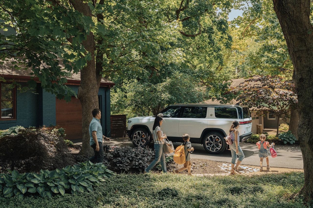 Rivian R1S med stora batteripacket kommer i höst