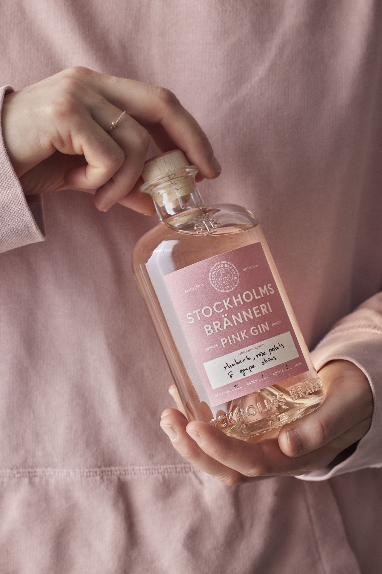 Stockholms Bränneri uppdaterar Pink Gin