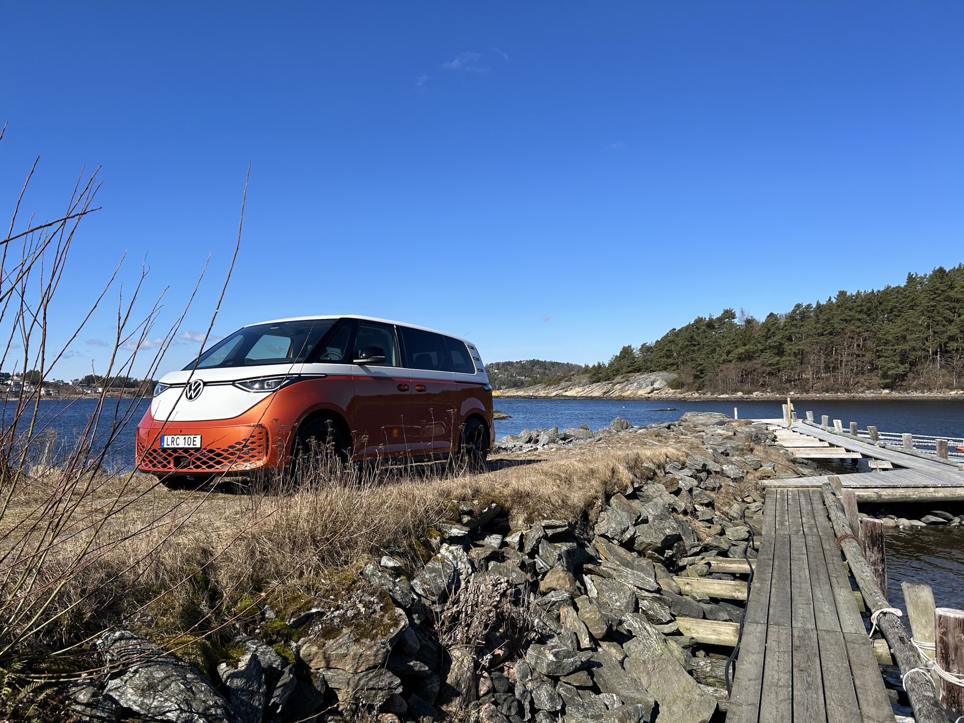 Charmig, men törstig