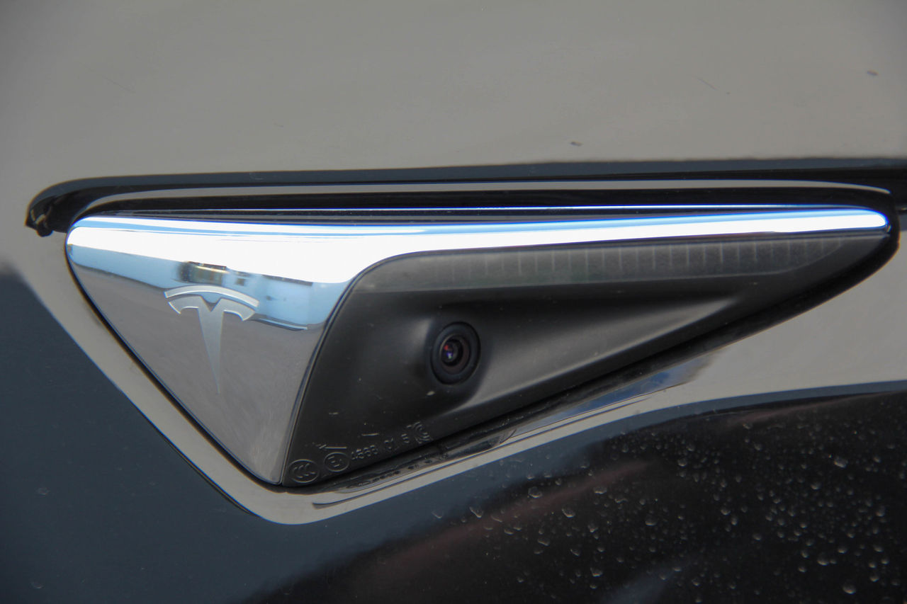 Anställda på Tesla delade bilder som filmats av Teslor