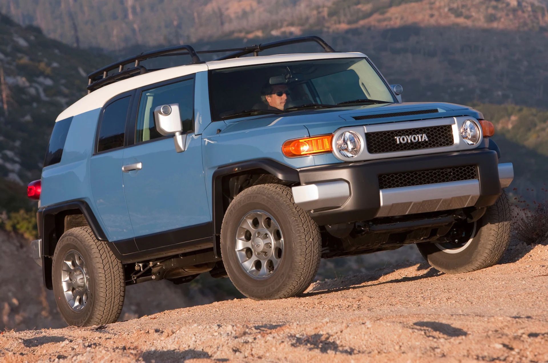 Toyota FJ Cruiser tackar för sig efter 17 år