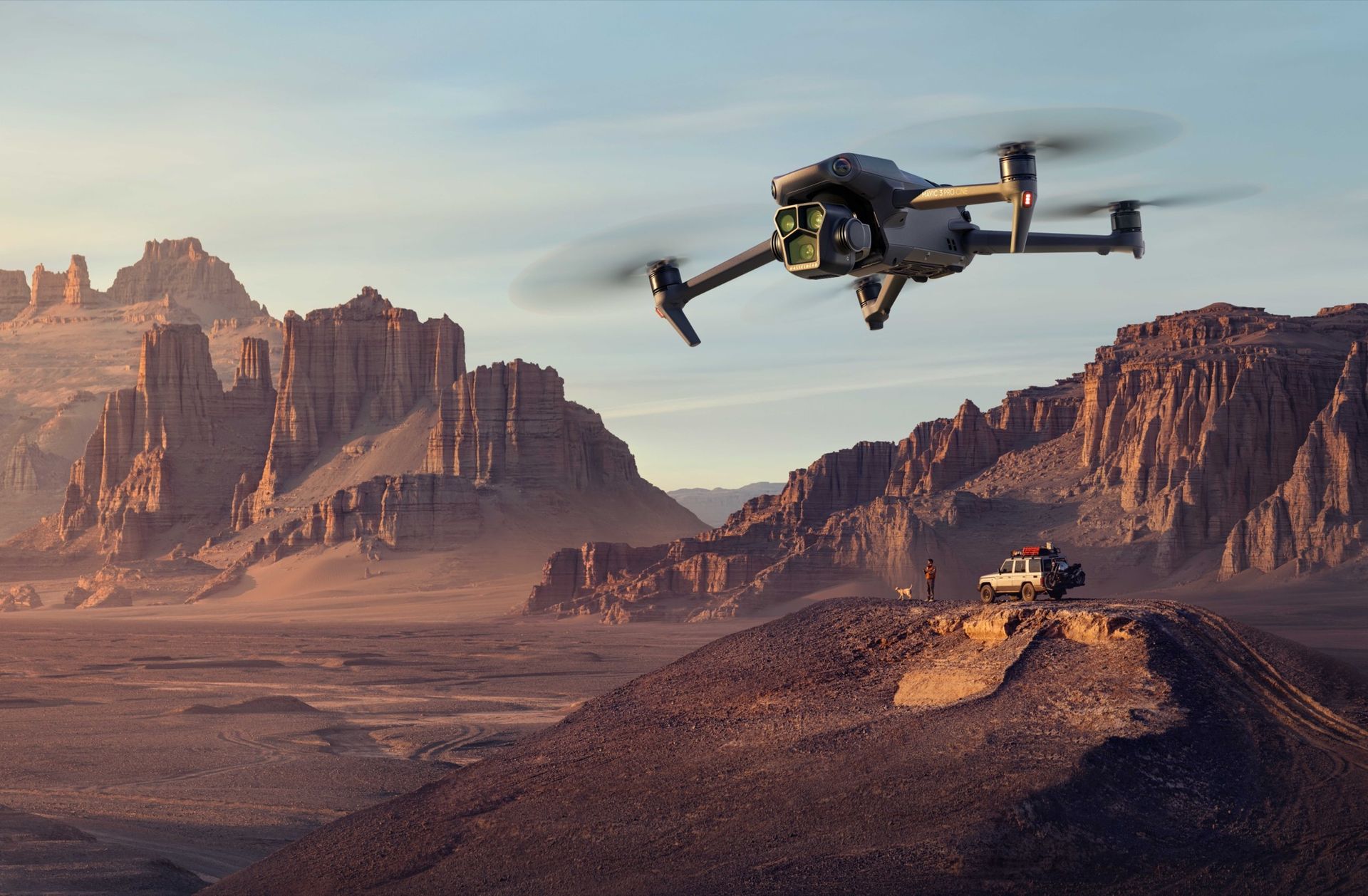 DJI presenterar Mavic Pro 3 med tre kameror