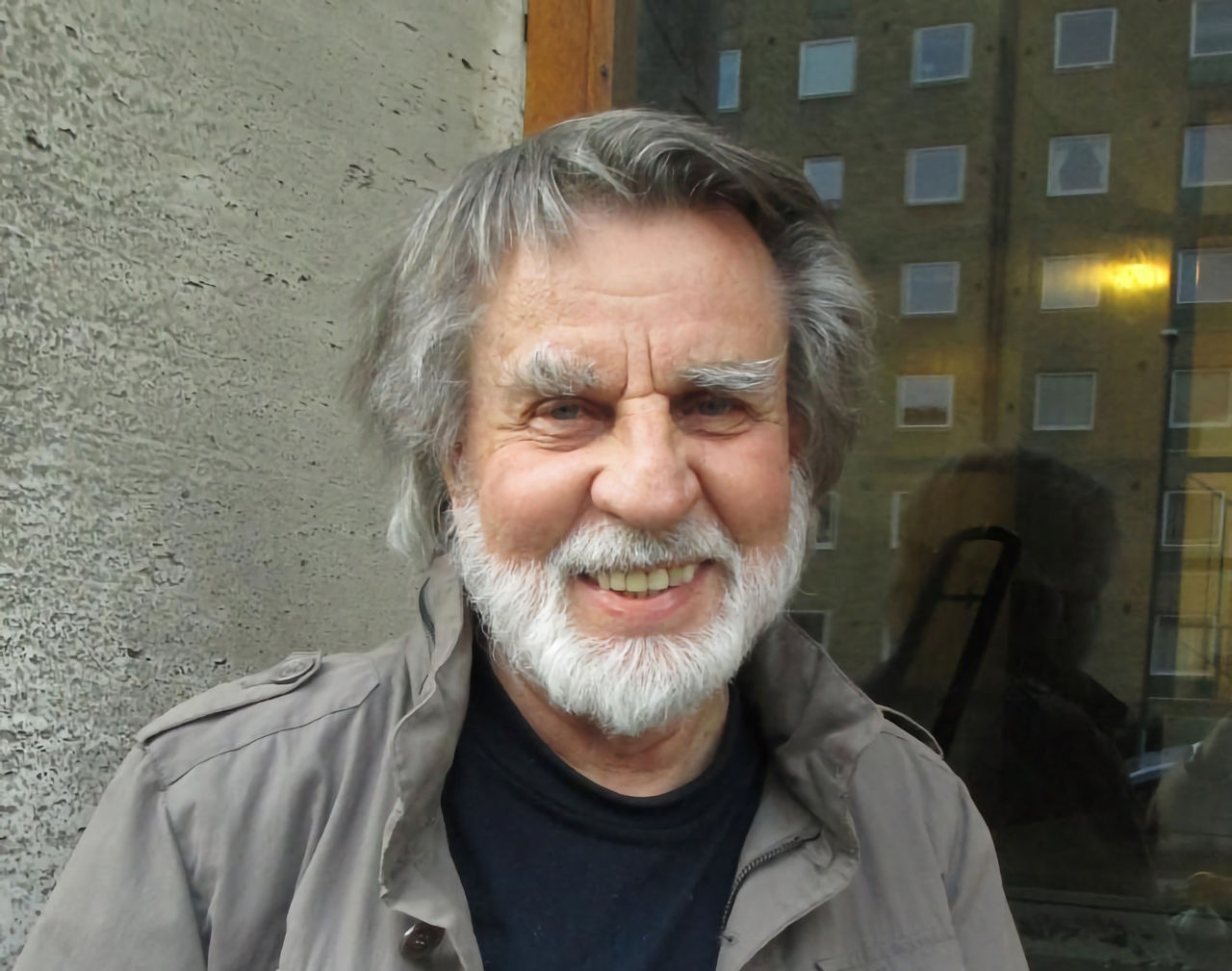 Tecknaren Per Åhlin död