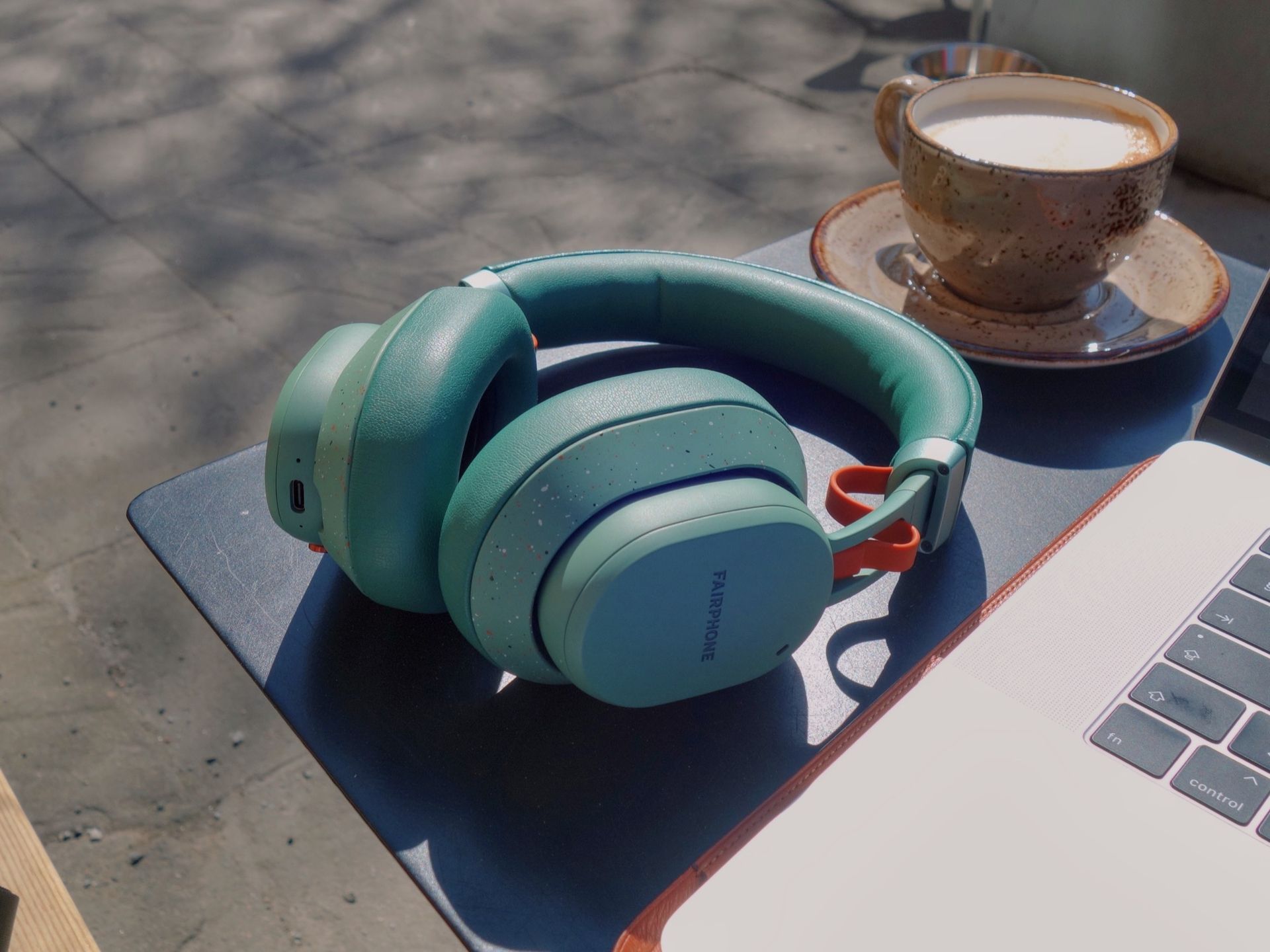 Här är Fairphones over-ear-hörlurar Fairbuds XL