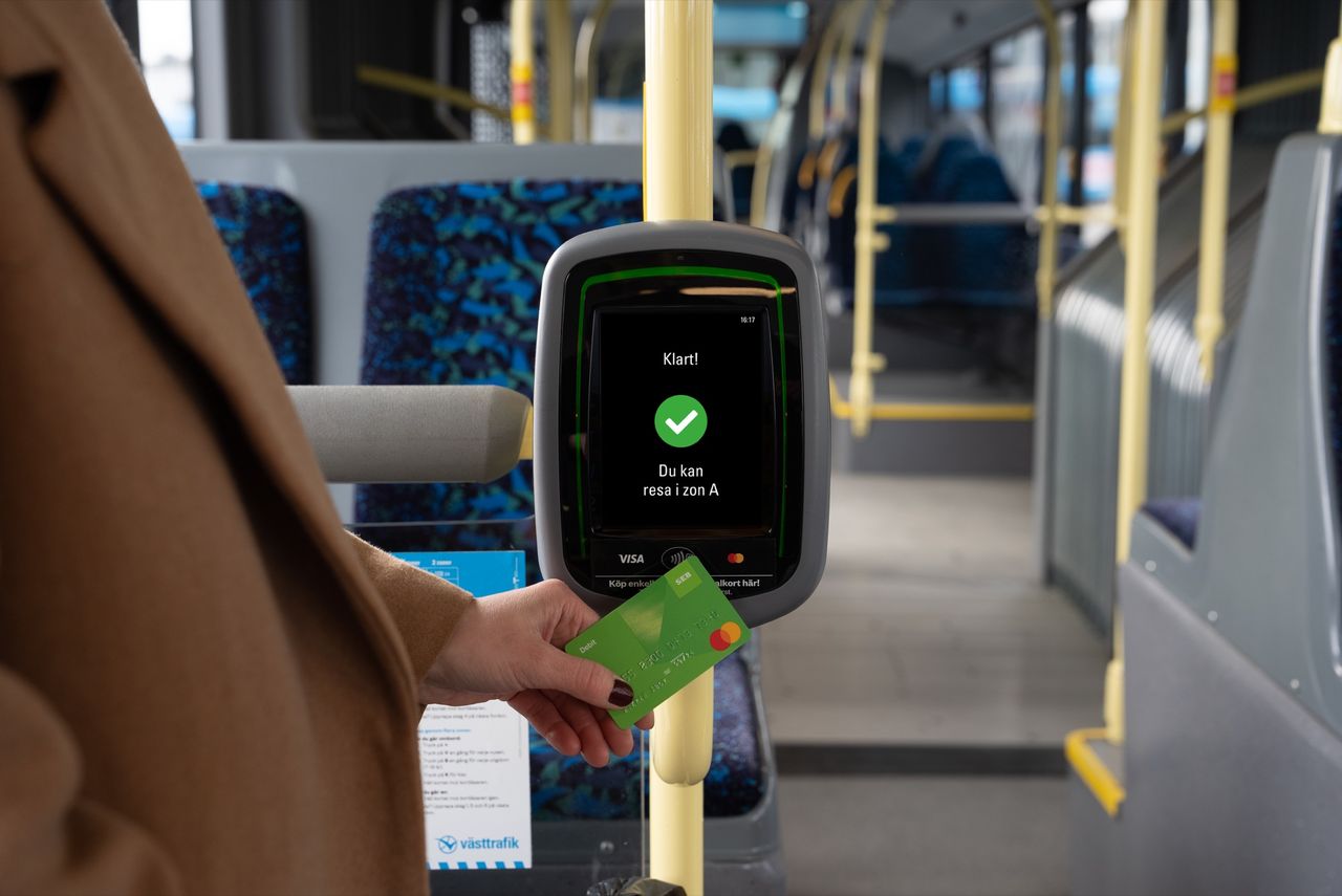 Nu kan du blippa betalkortet på Västtrafik