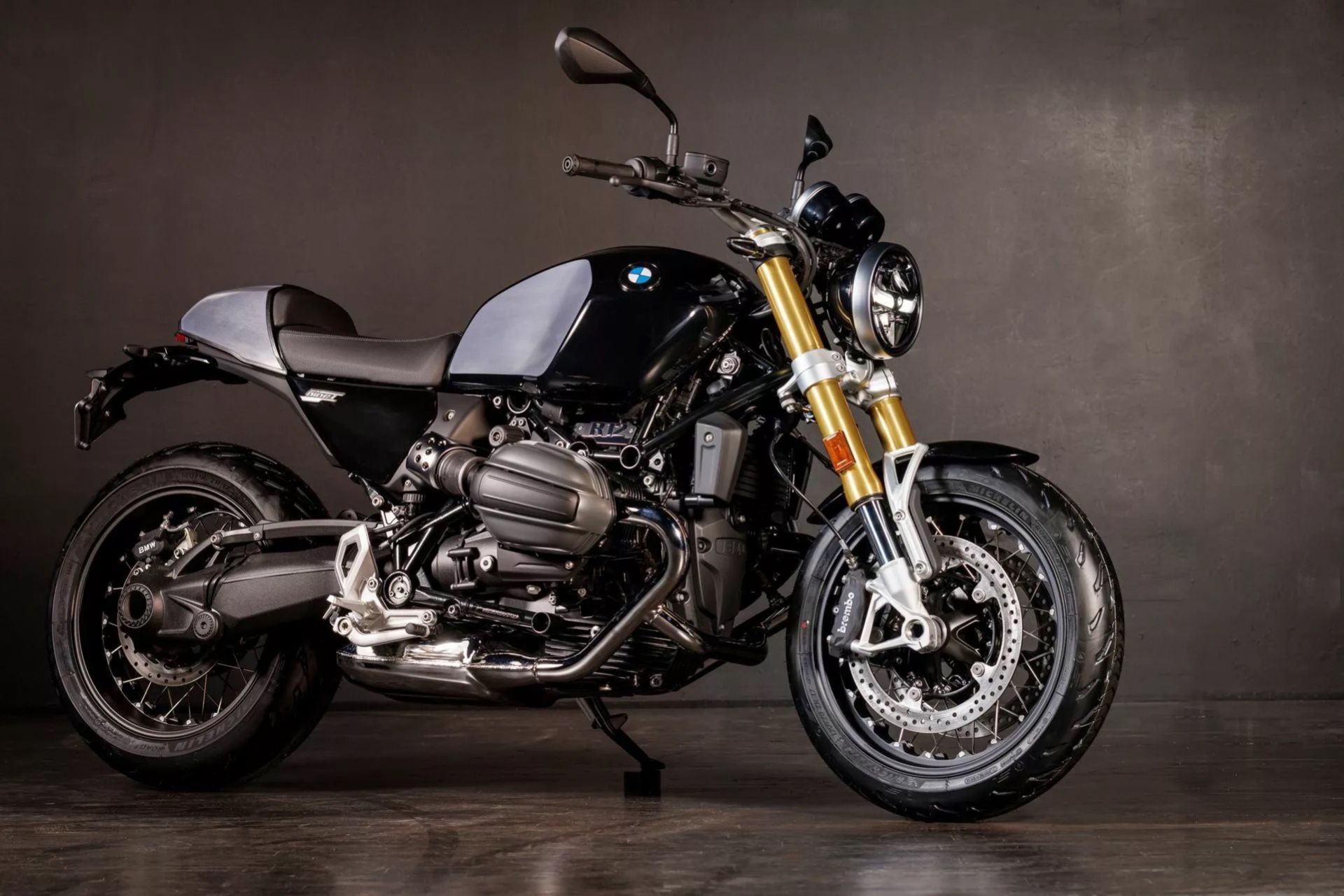 BMW R nineT replaced by R12 nineT