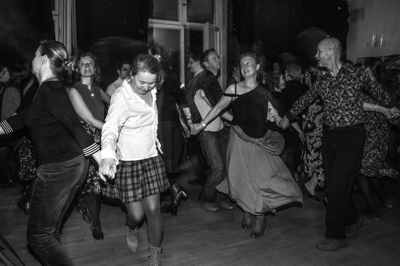 Riksdagen slopar danstillståndet