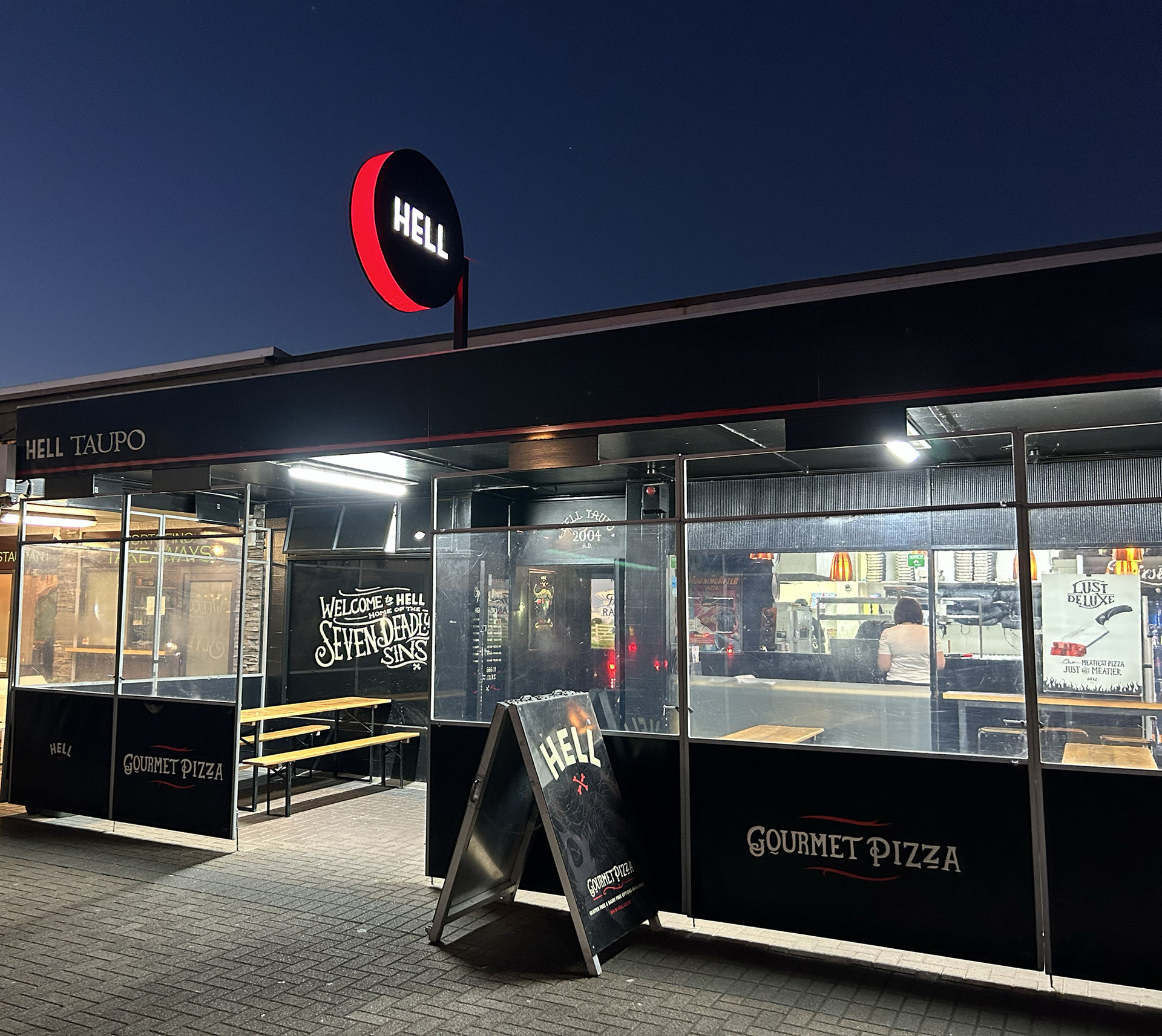 Pizza-kedja erbjuder kunder att betala när de dör