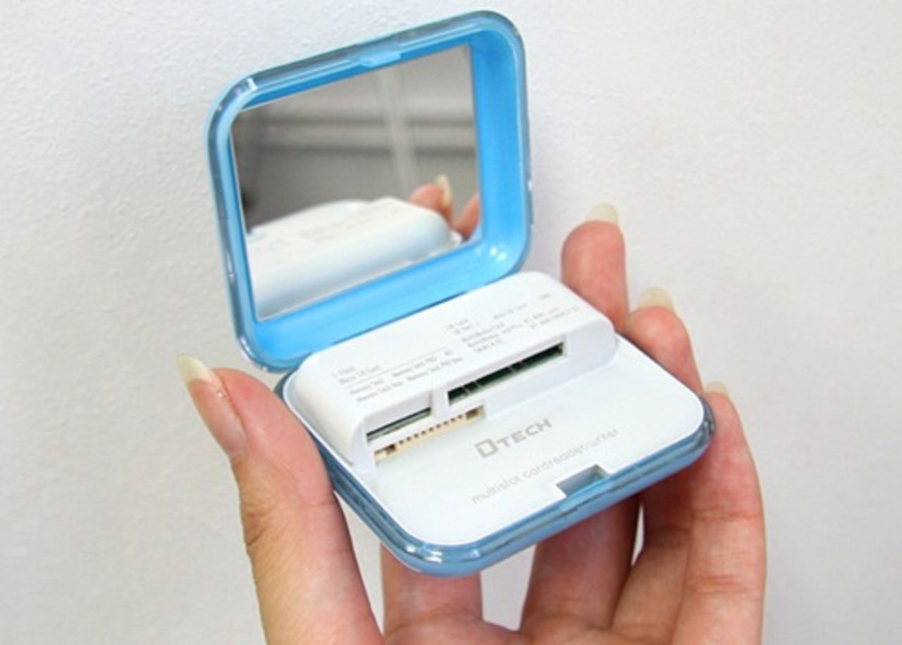 Minneskortsläsare med makeup-spegel