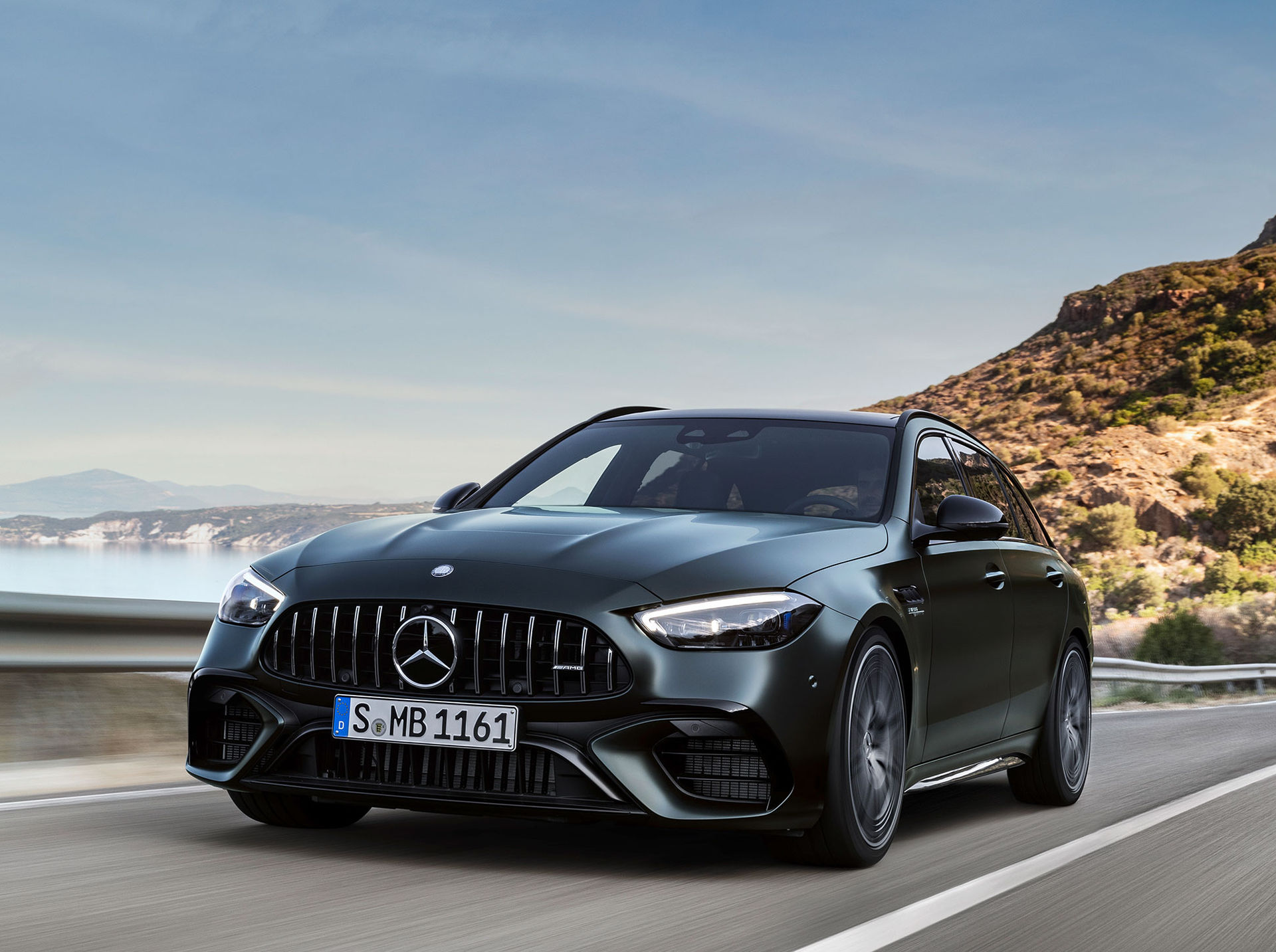 Mercedes-AMG C 63 S E Performance börjar säljas