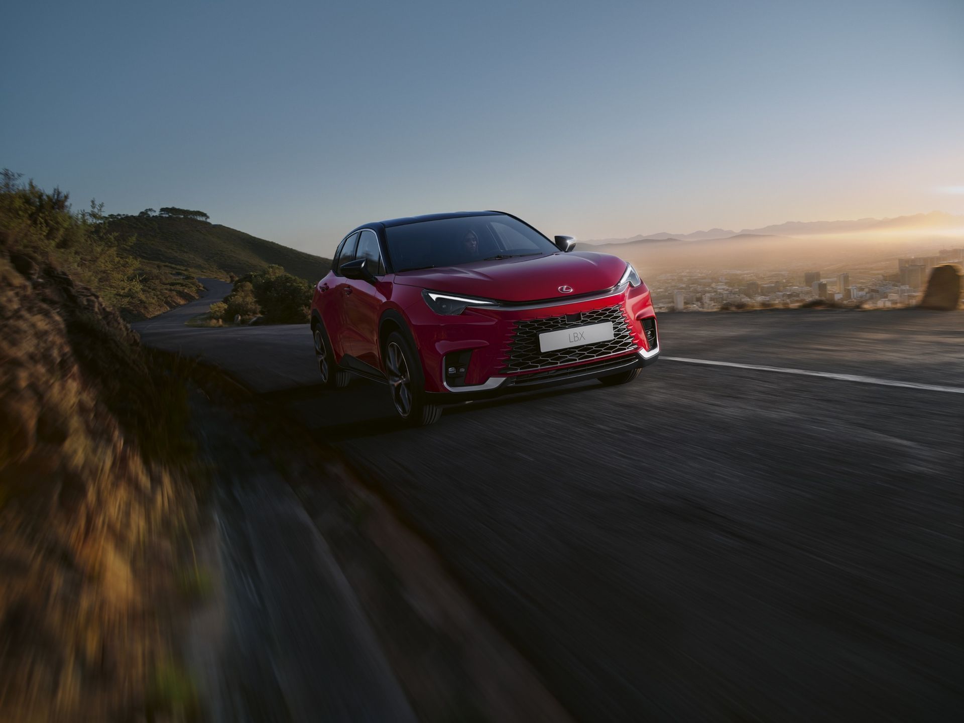 Lexus presenterar LBX