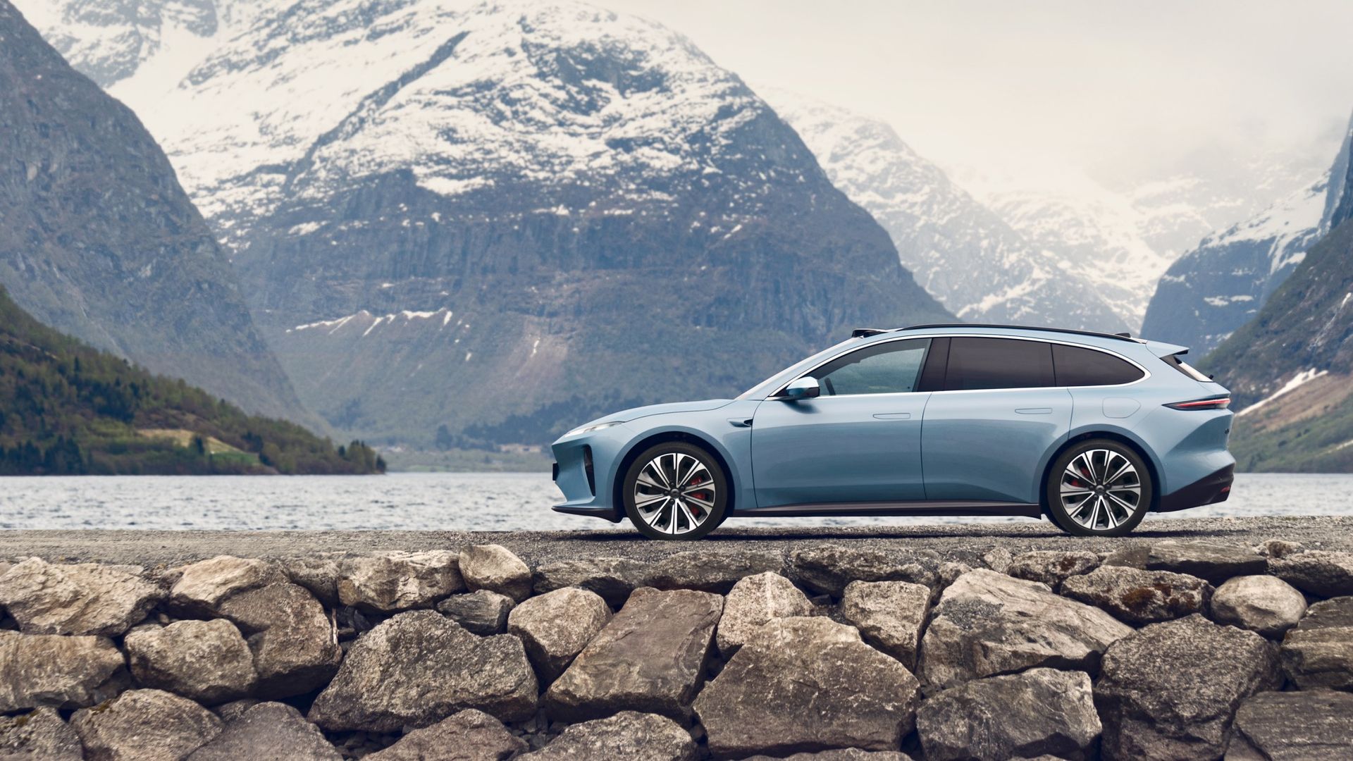 This is Nio's electric station wagon, the ET5 Touring