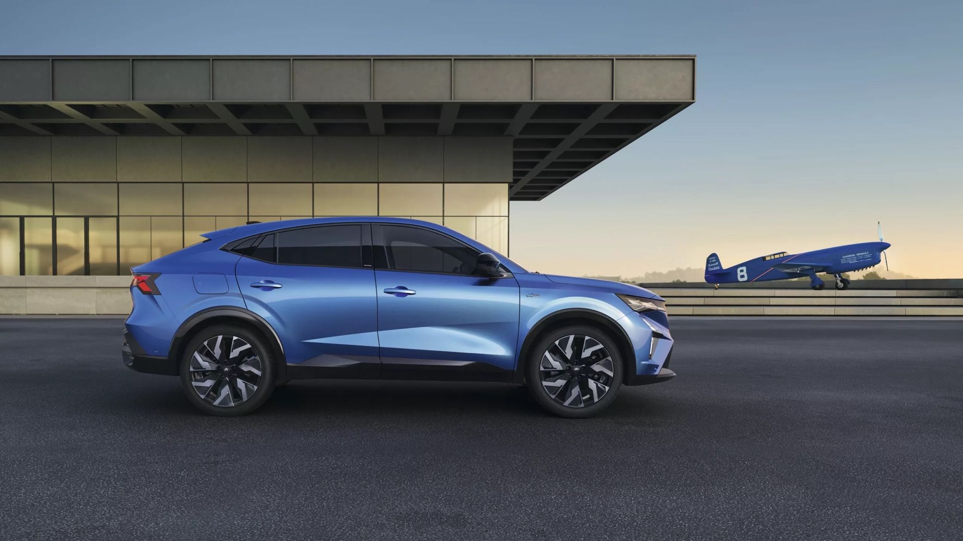 Renault unveils new Rafale model