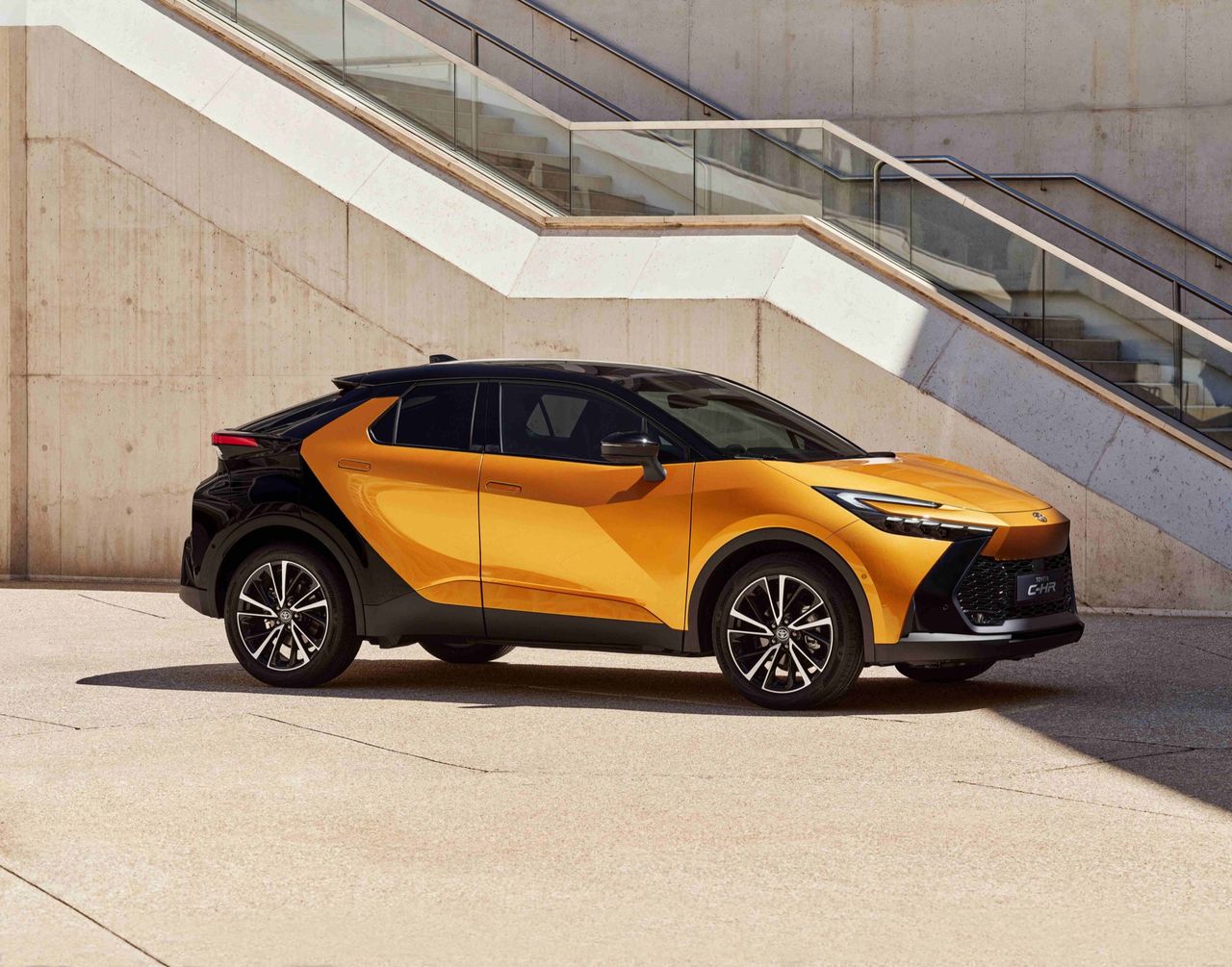 Det här är nya Toyota C-HR