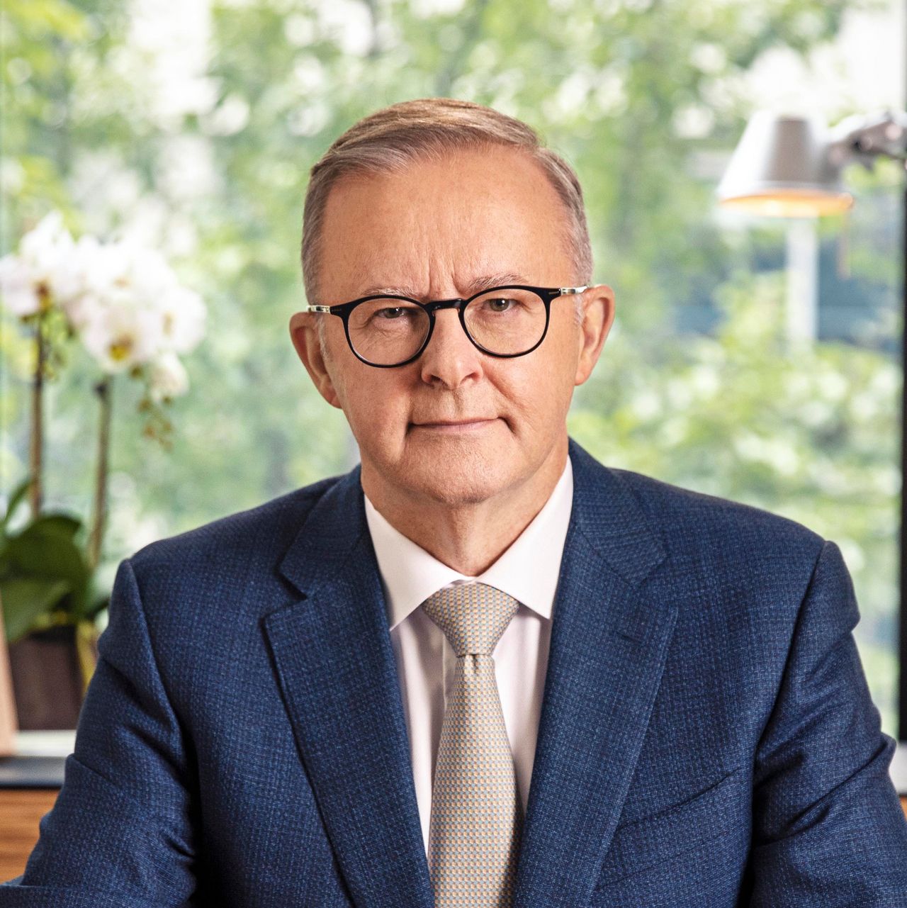 Premiärminister uppmanar till daglig omstart av mobilen