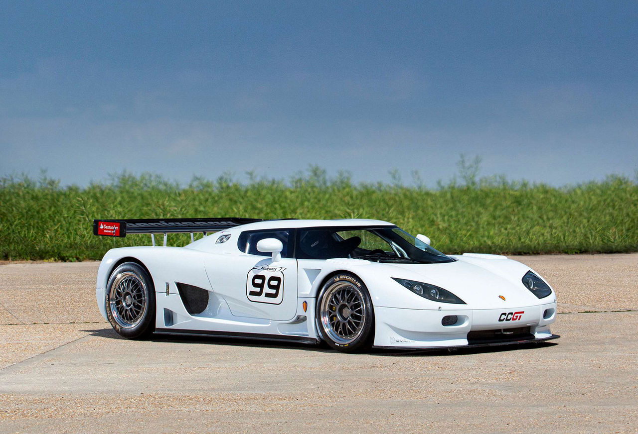 Tävlingsbil från Koenigsegg till salu