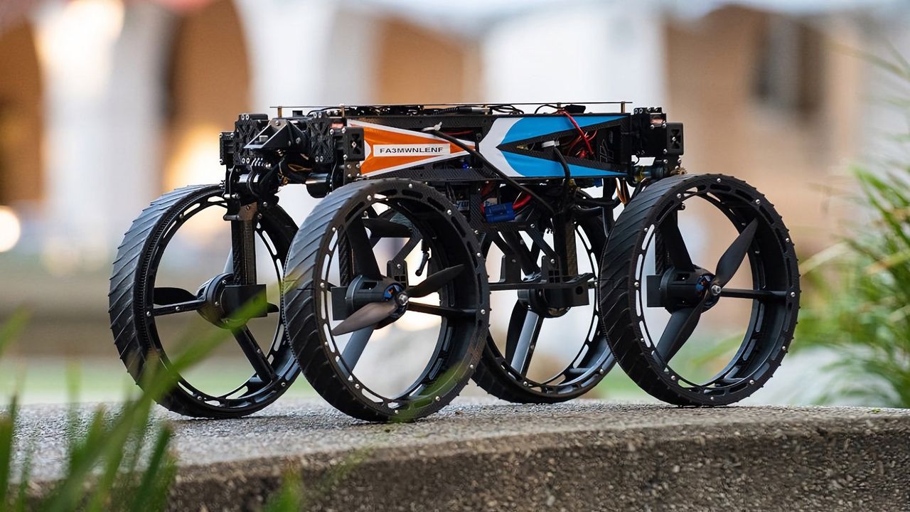 Transformer-roboten M4 kan flyga, rulla och kräla