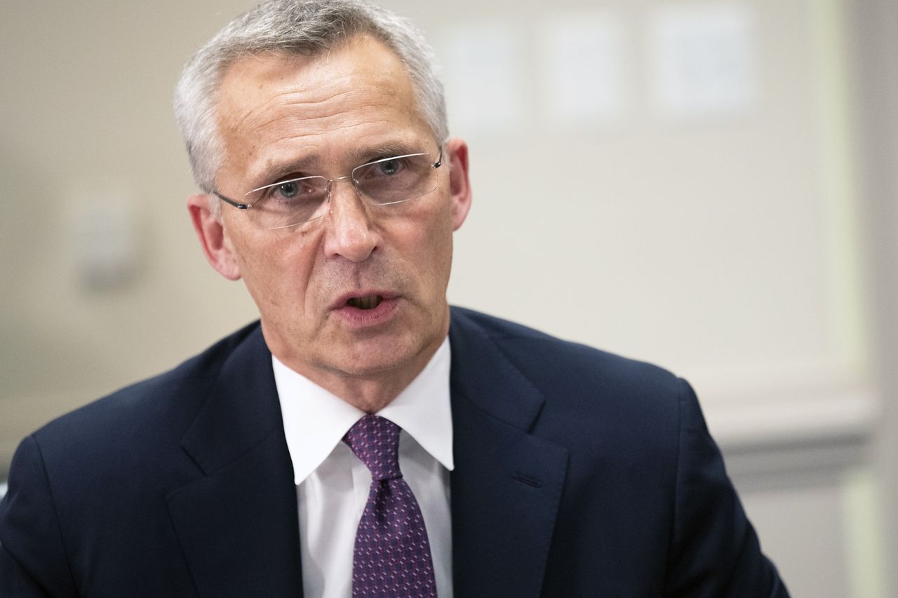 Jens Stoltenberg blir kvar som Natochef 