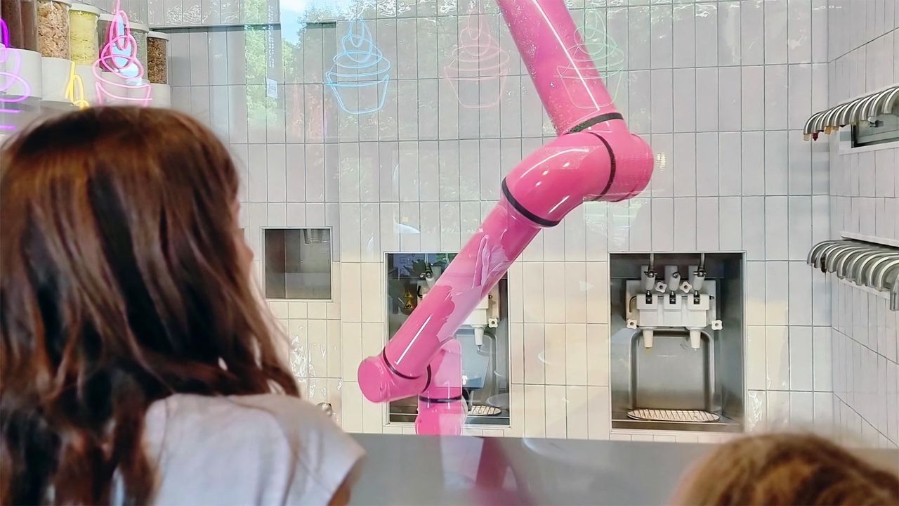 BonBot är en robot som serverar glass