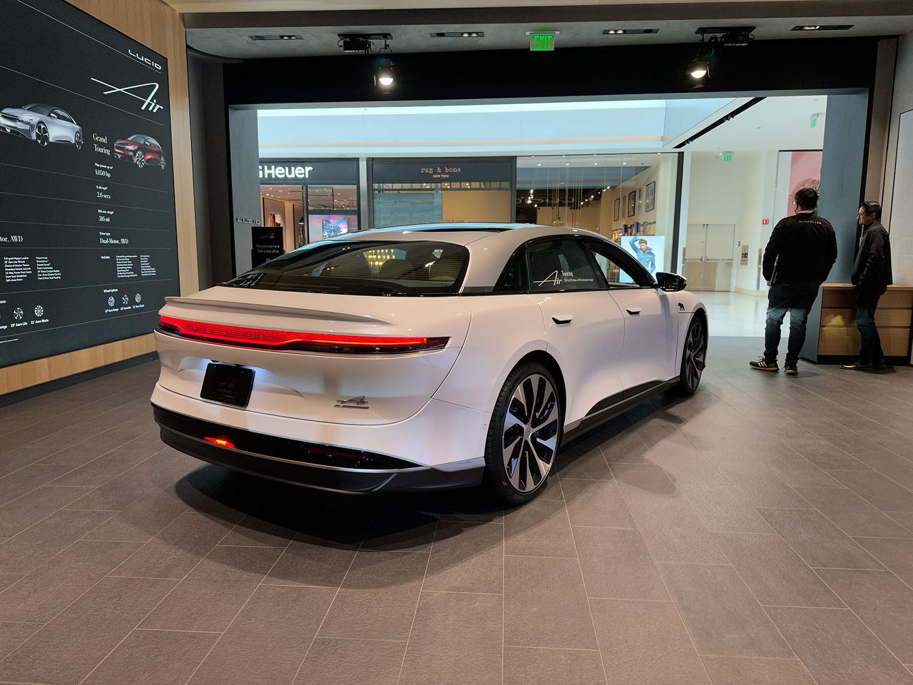 Lucid sänker priserna på Lucid Air