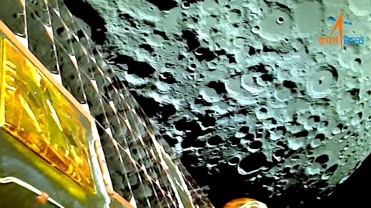Chandrayaan-3 skickar hem bild på månen