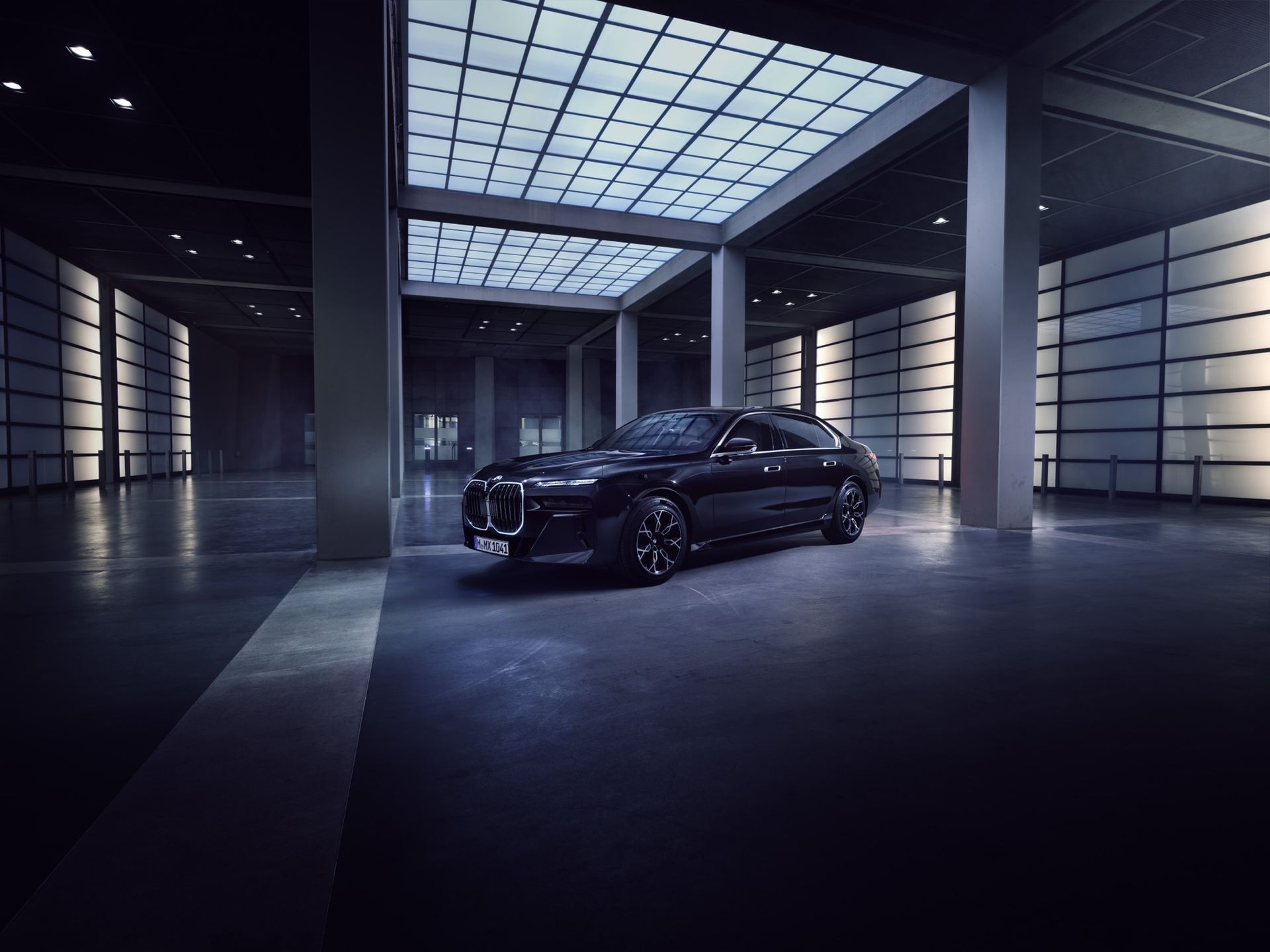 Nu finns det en bepansrad version av BMW i7