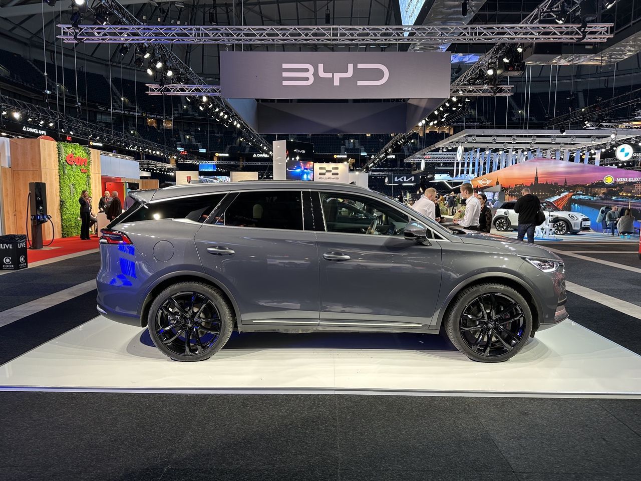 Kinesiska bilmärket BYD vill krossa de gamla rävarna