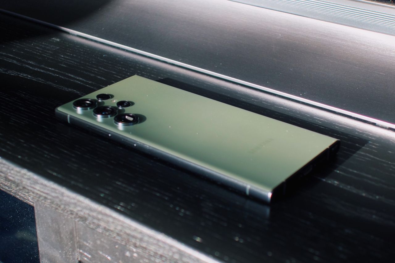 Samsungs nästa flaggskepp kanske får ram i titan