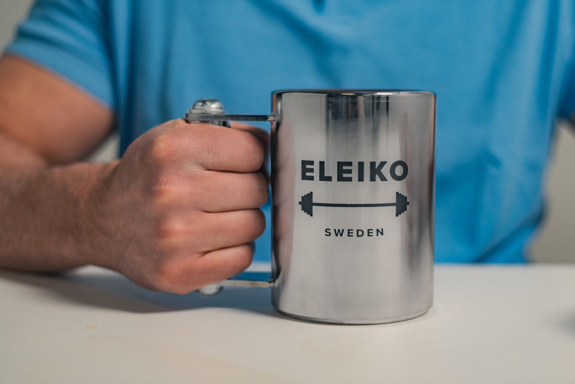 Kaffemuggen som väger 8,5 kilo