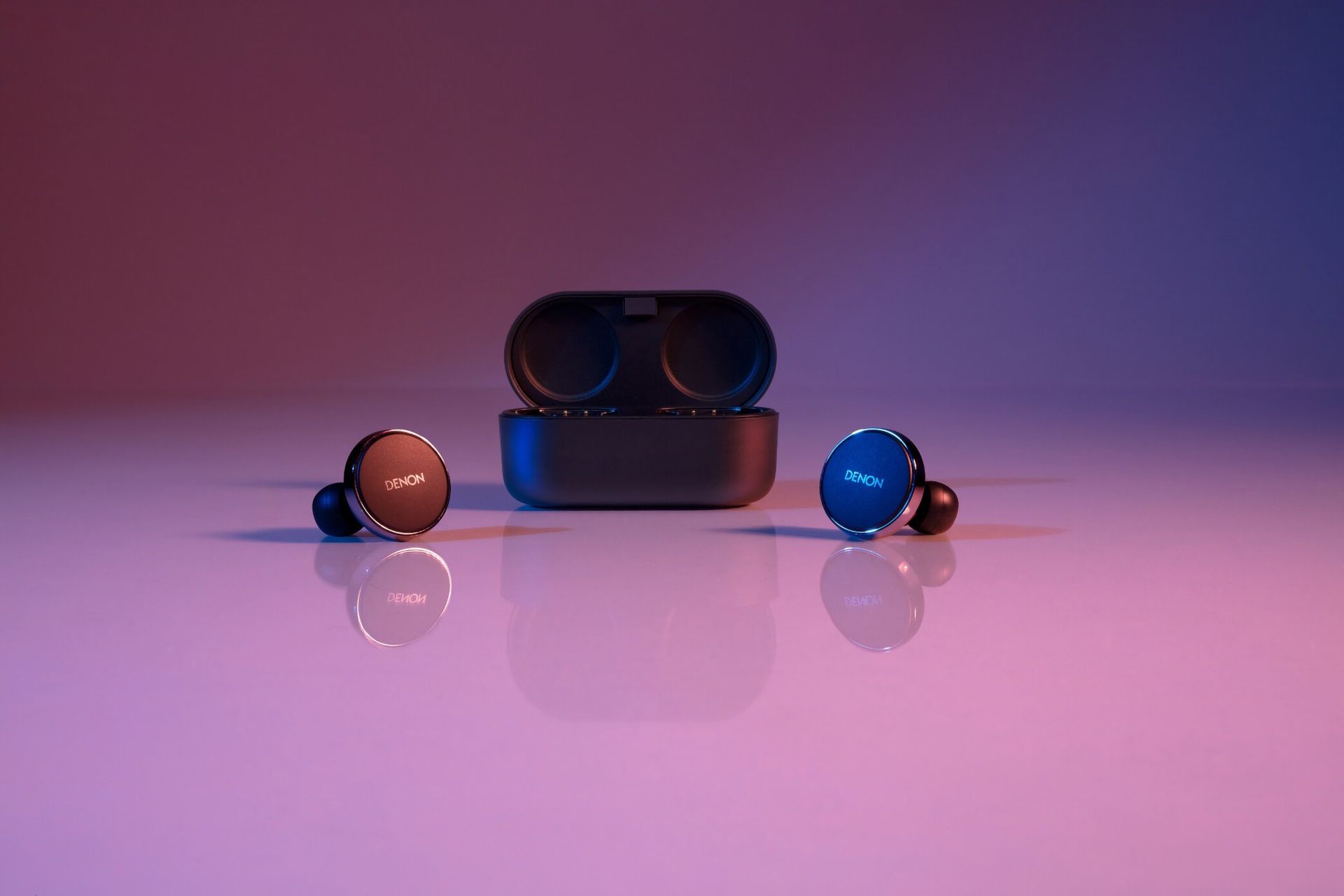 Denon lanserar hörlurarna Perl och Perl Pro