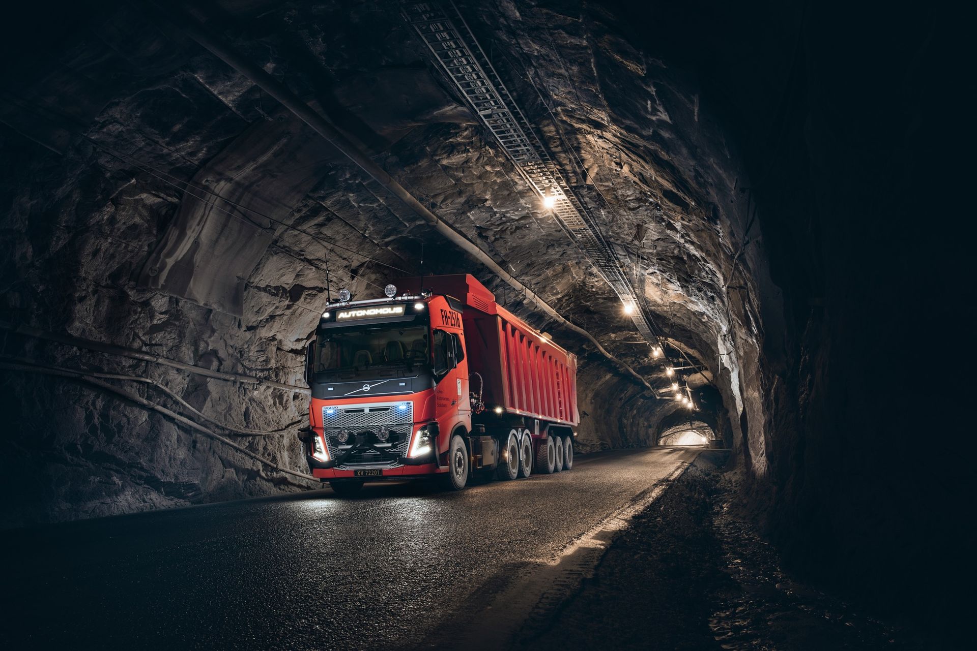 Volvo tar bort säkerhetsföraren i kommersiell gruvdrift