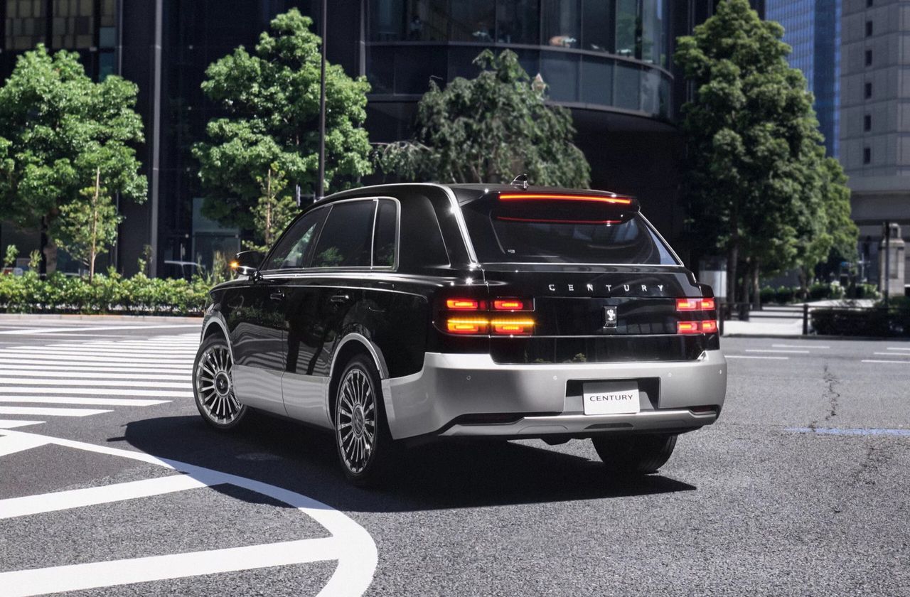 Toyota Century har nu blivit en SUV