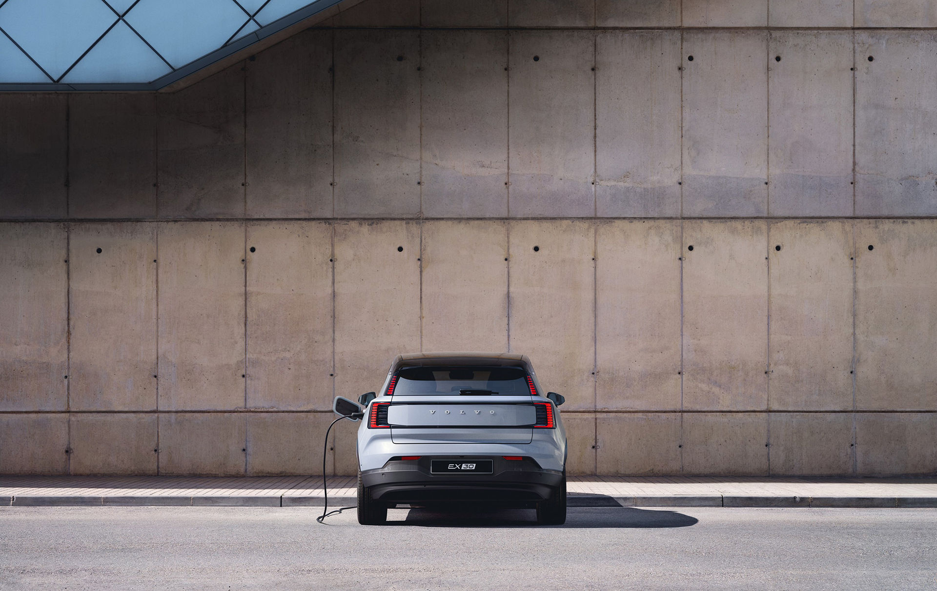 Volvo säger upp tio procent av tjänstemännen