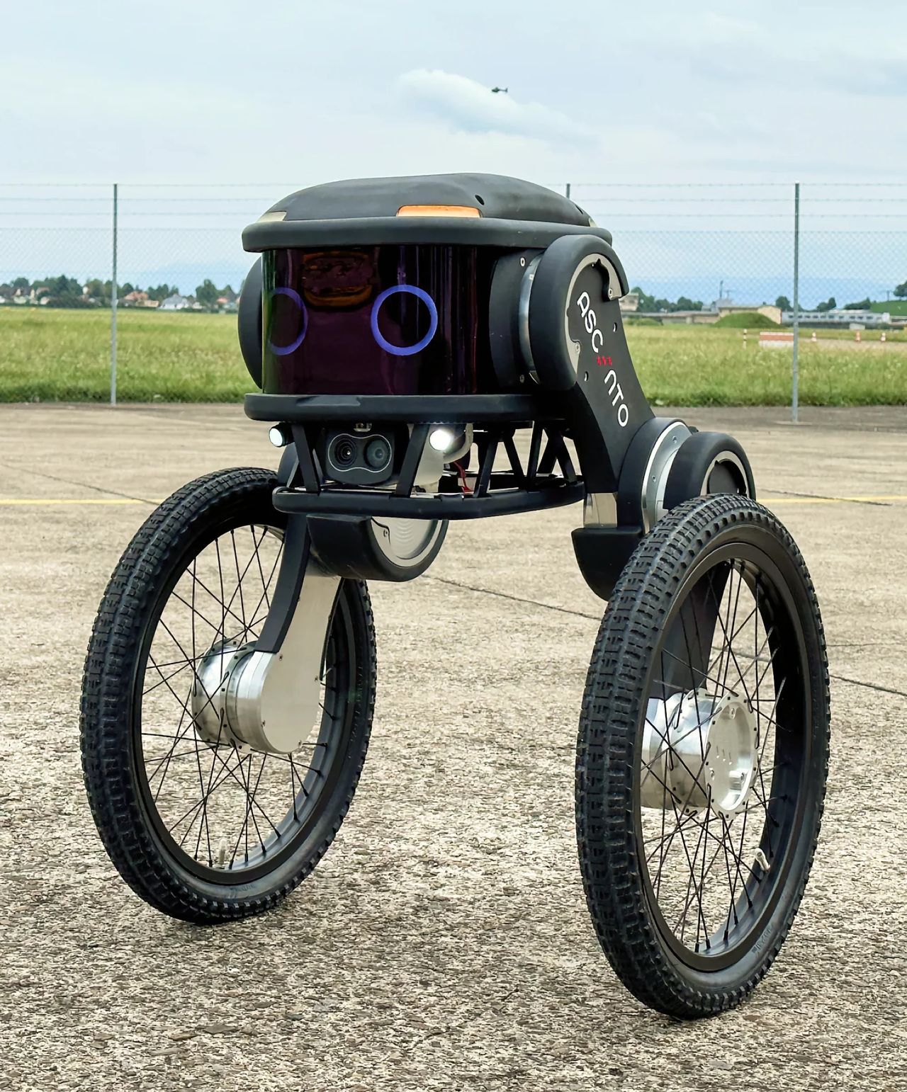 Ascento Guard är en rullande säkerhetsrobot