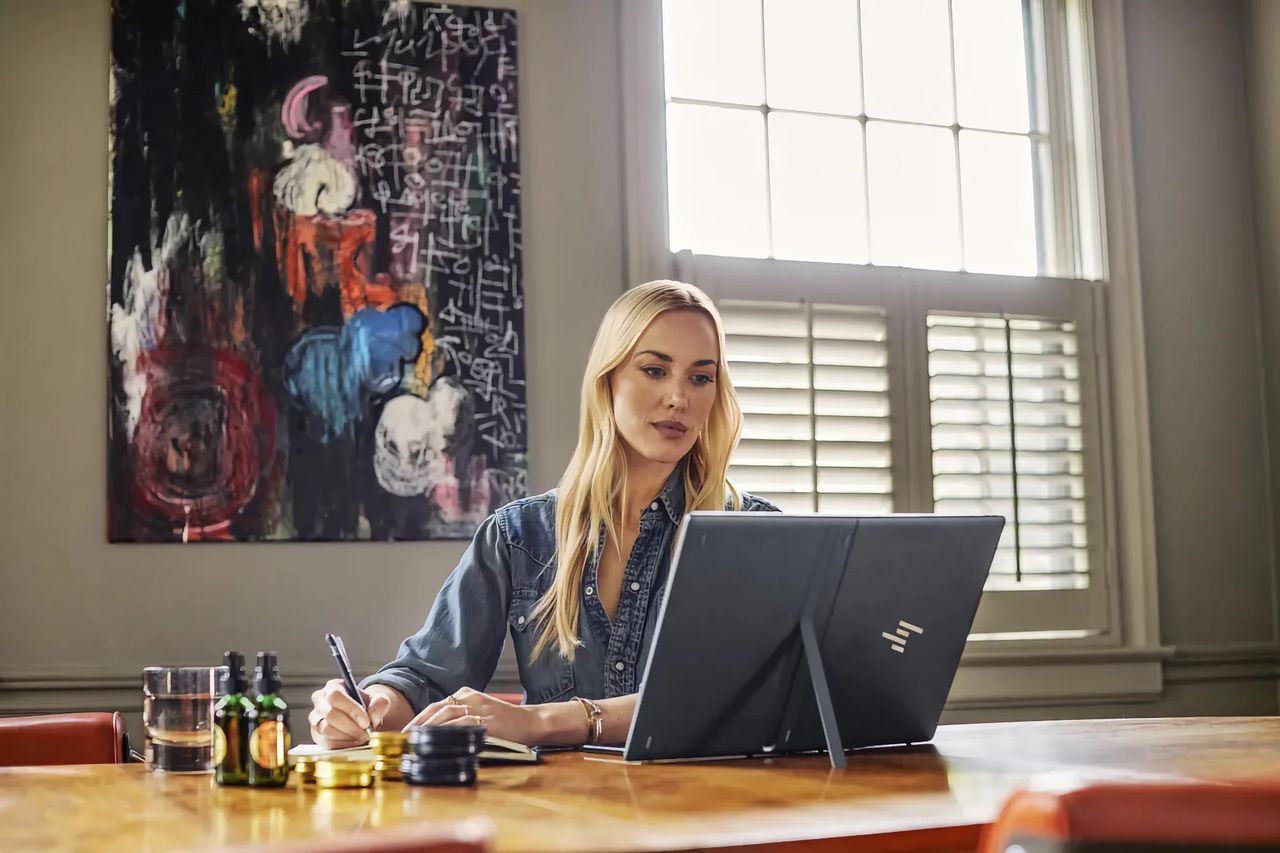 HP visar upp Spectre Fold