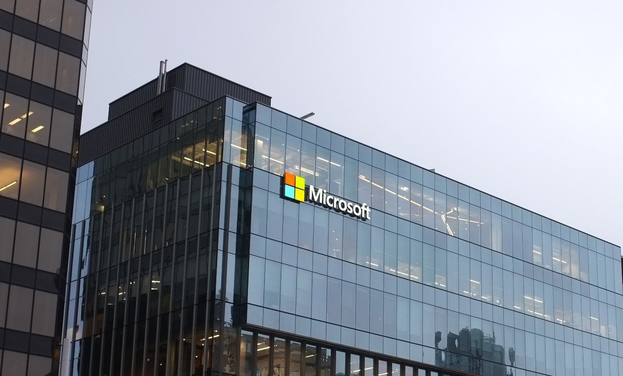 Microsofts AI-forskare råkar läcka terabyte av känslig data