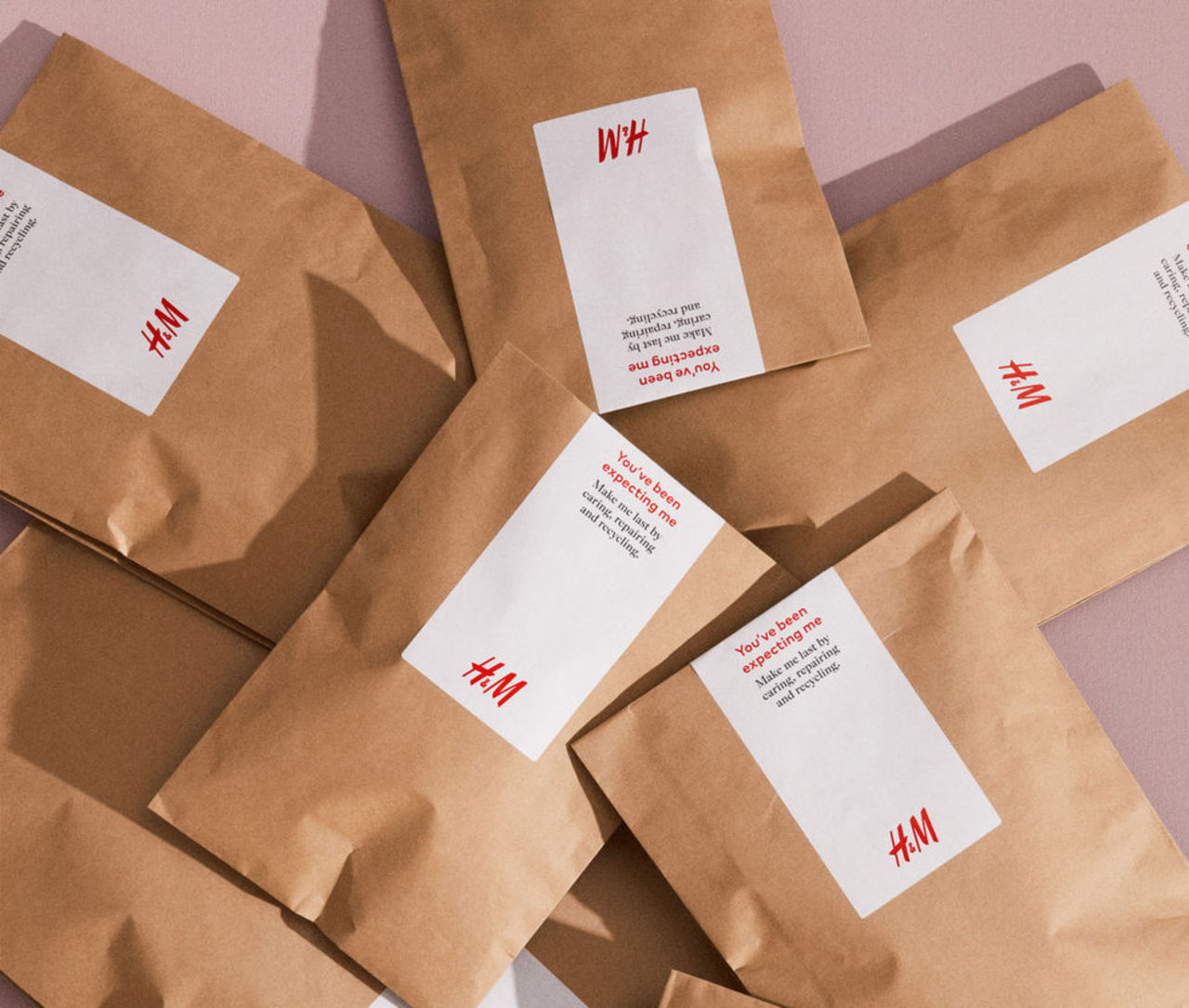 H&M börjar ta betalt för returer i Storbritannien