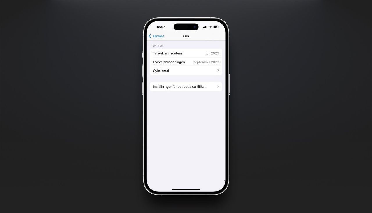 iPhone 15 visar cykelantal för batteriet