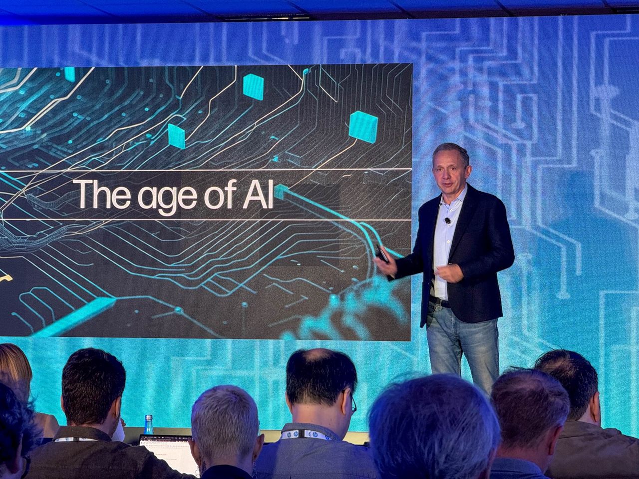 HP pratar en massa om AI