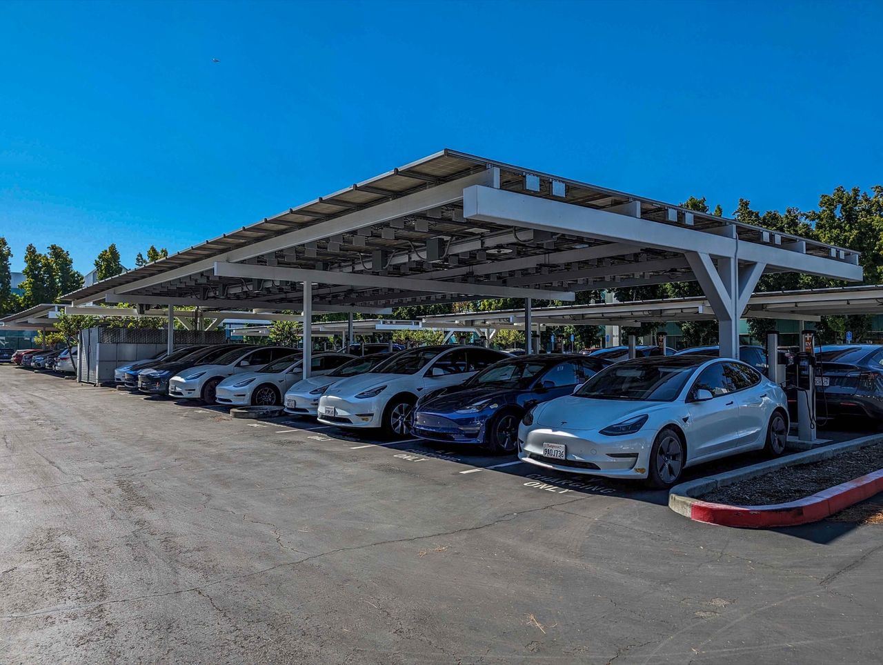 Nu höjer Tesla priserna igen