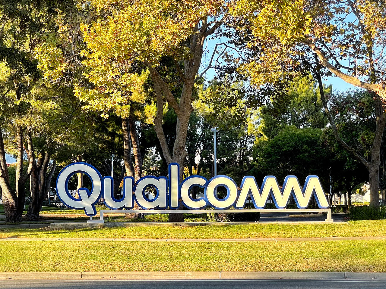 Qualcomm säger upp 1200 anställda