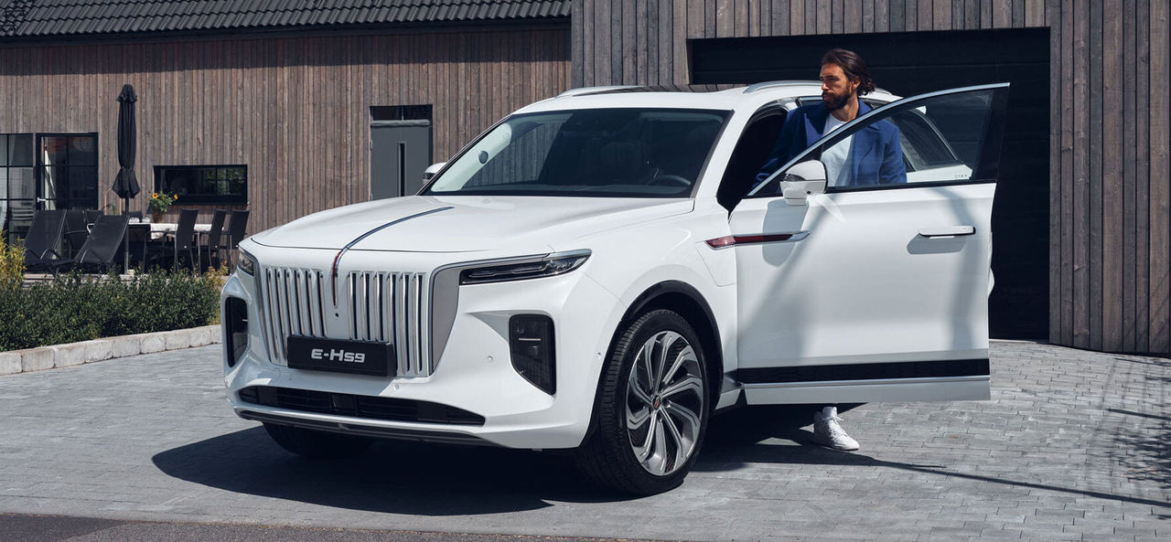 Hongqi toksänker priset i Danmark