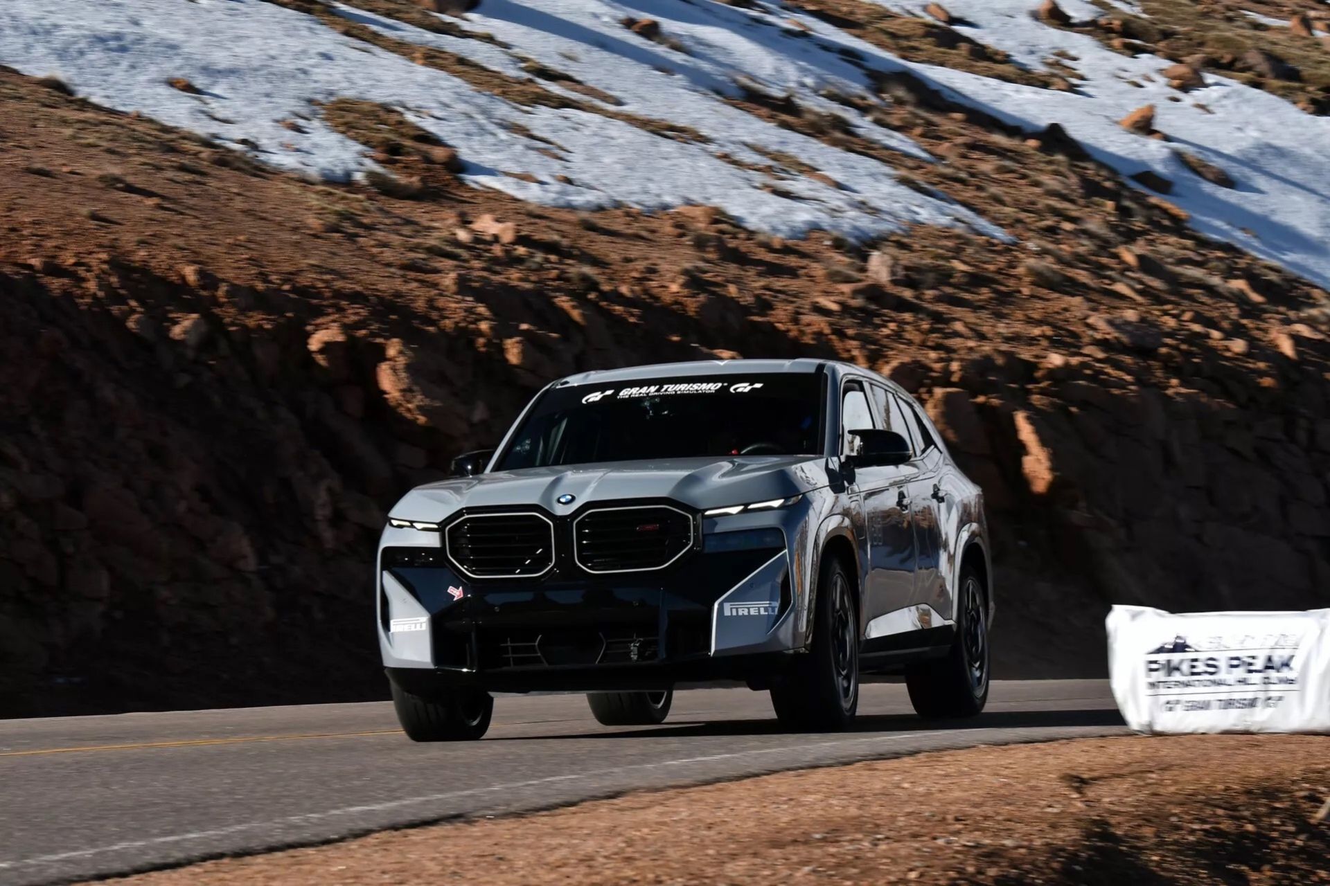 BMW XM sätter rekord på Pikes Peak