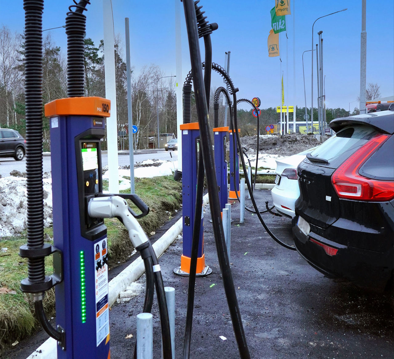 Preem fortsätter bygga snabbladdare