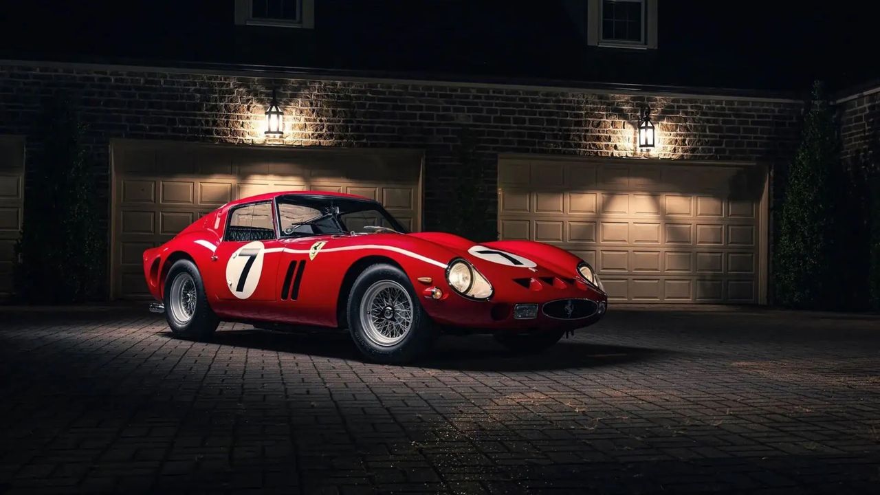 Ferrari såld för över en halv miljard kronor
