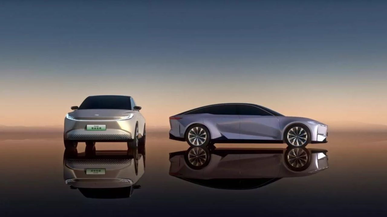 Toyota visade två nya elbilskoncept på mässa