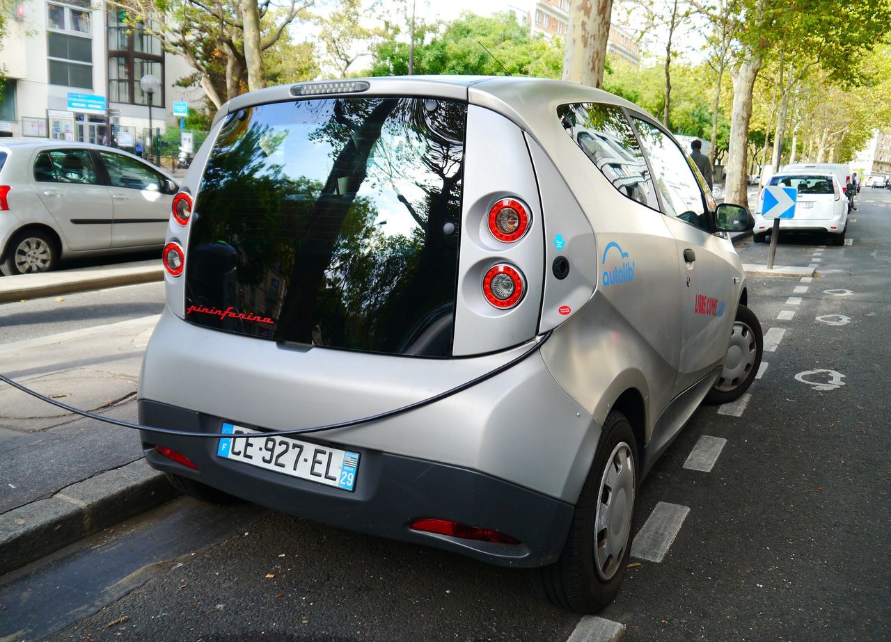 Elbilar från Kina inte med på Frankrikes nya lista