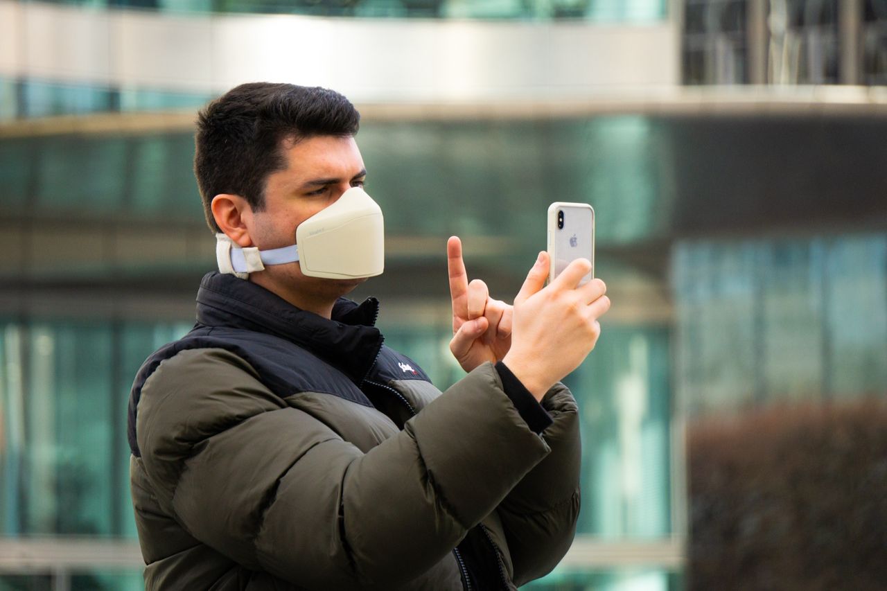 Prata i mask så att omgivningen slipper höra dig