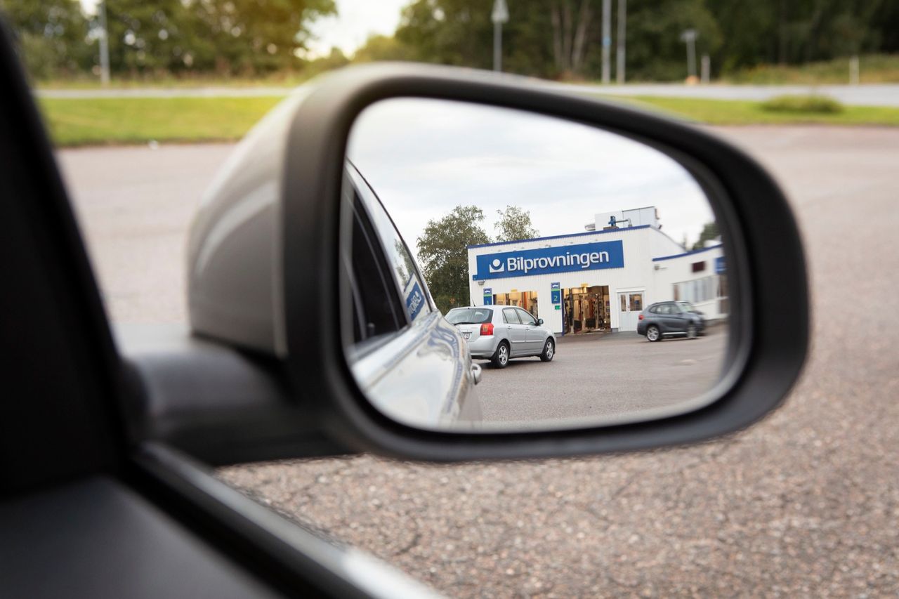 Var tredje personbil har brister på besiktningen
