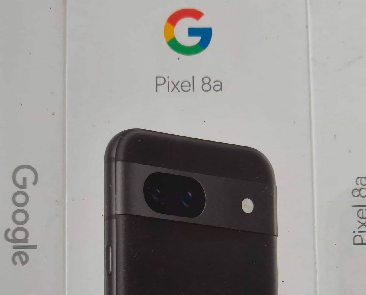 Här är lådan för Pixel 8a